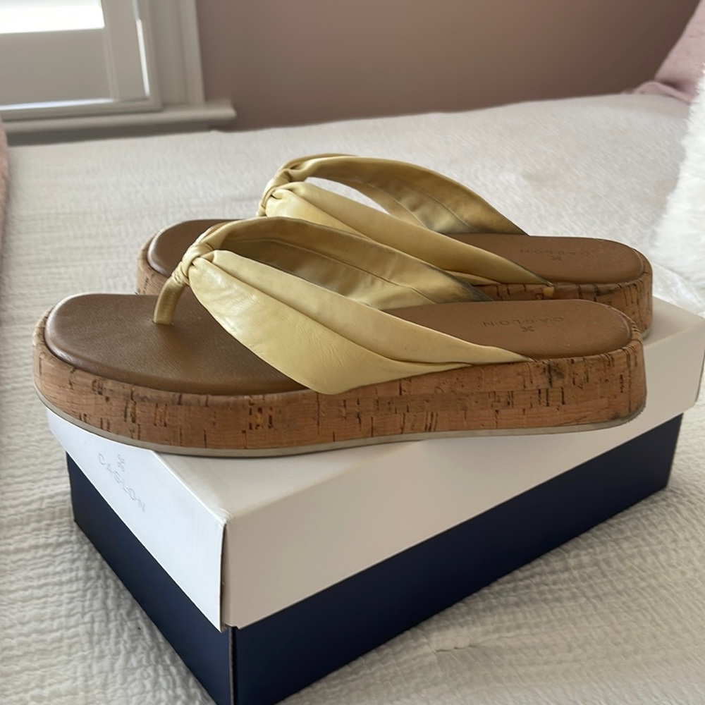 Woman’s yellow citrine sandal!